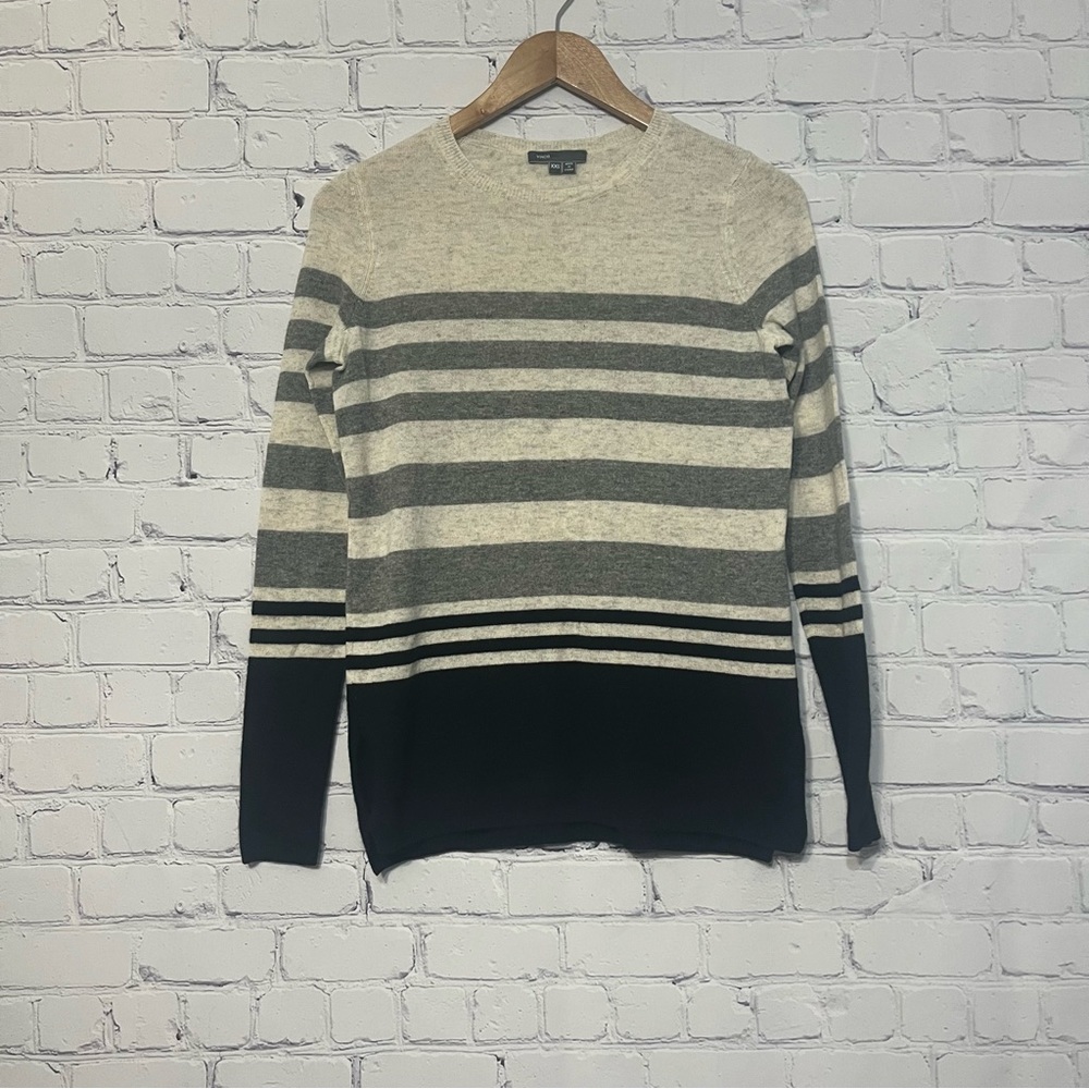 Vince 100% Cashmere Long Sleeve Gray Black
Striped Crew Neck Sweater Size XXS